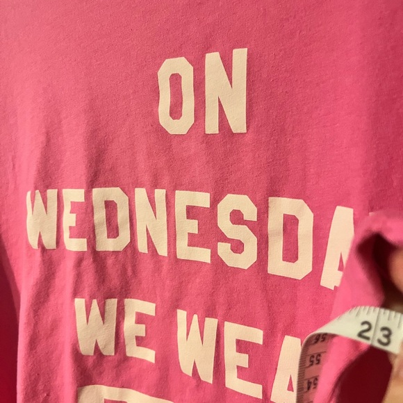 Mean Girls On Wednesdays We Wear Pink Graphic Print T-Shirt. XL. NWOT. - Picture 7 of 9